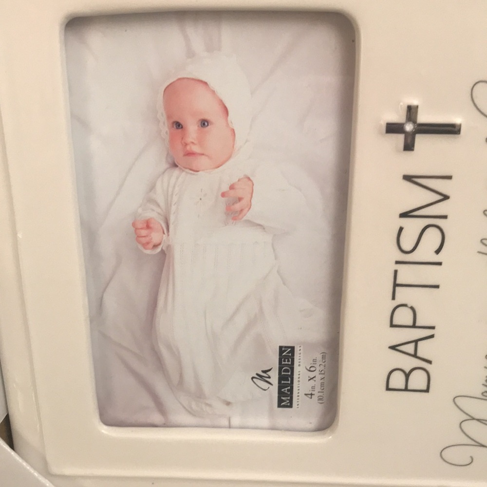 Delicate Porcelain Picture Frame - Picture 3 of 4